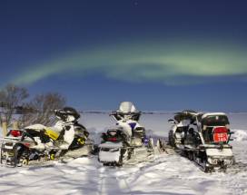 myvatn-sneeuwscooter-noorderlicht